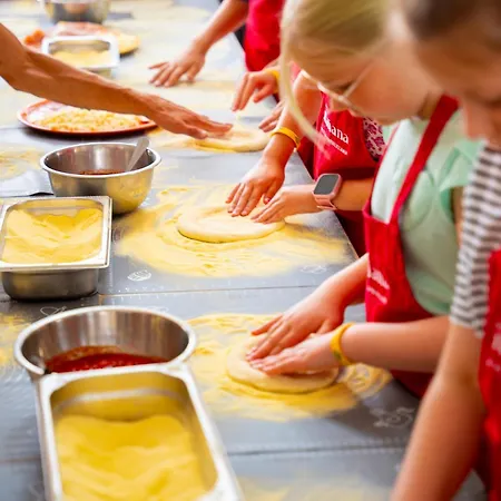 Collins אכסניה אוסטרוני מורסקי